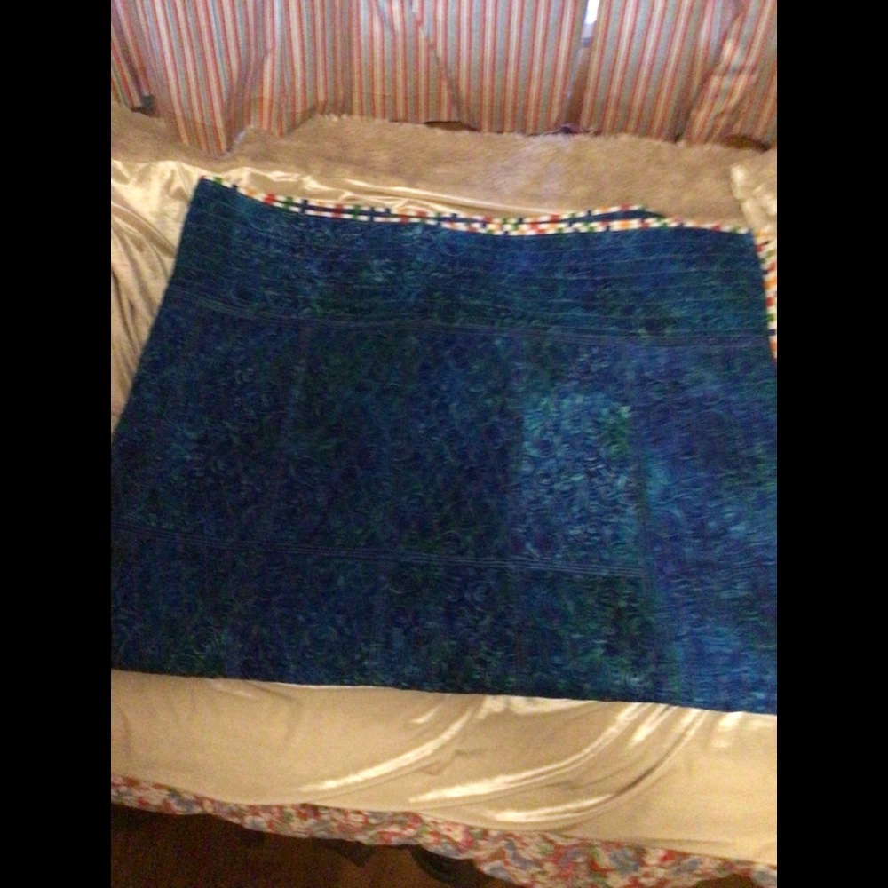 - Patch work throw/table cloth Whale resembling Vineyard vines - Picture 11 of 13
